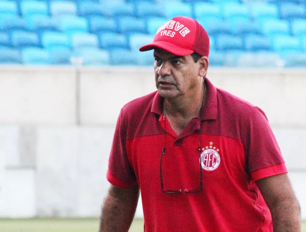 Moacir Júnior é o novo técnico do América pra temporada